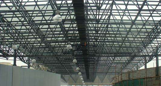 伊犁听网架公司的名目师阐述其网架的季节个性